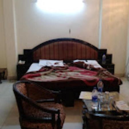 Hotel Punjab , סהרנפור מראה חיצוני תמונה